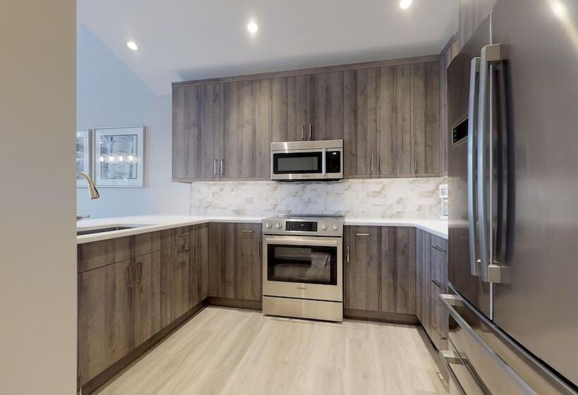 آپارتمان 3 خوابه, Christiania Condominiums  Coraltree Residence Collection