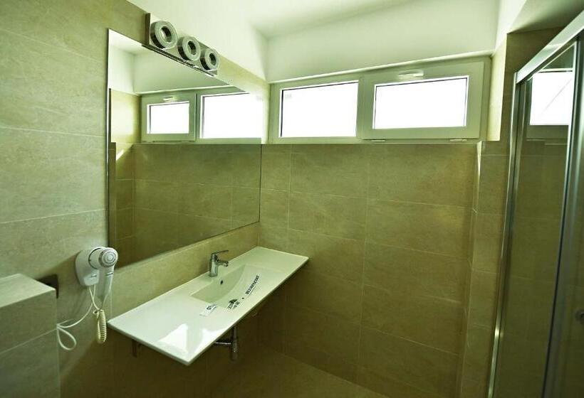 オーシャンビュースタンダードルームバルコニー付き, Alcor Beach