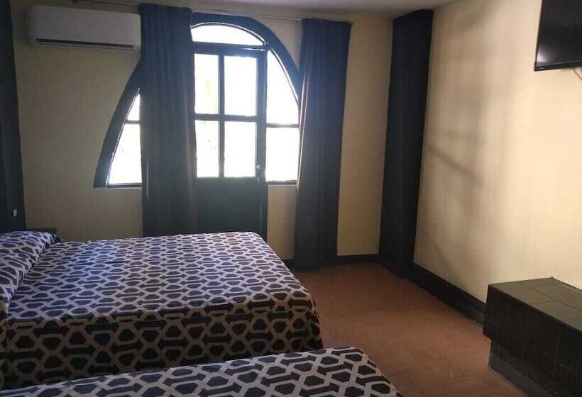 스탠다드 룸 더블 침대 2개, Essen's