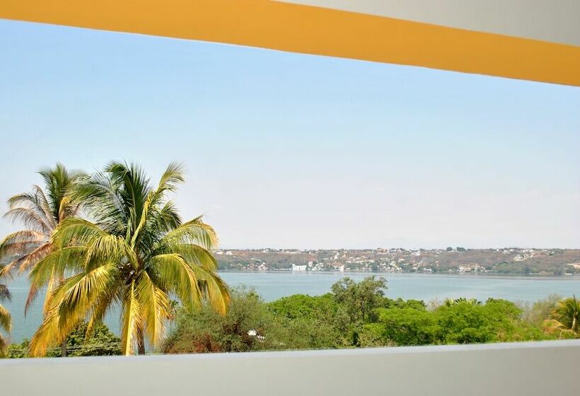 컴포트 룸, Infinity