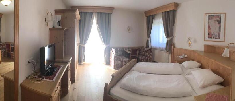 חדר סטנדרט, Lüch Da Pćëi