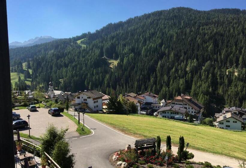 标准工作室带阳台, Lüch Da Pćëi