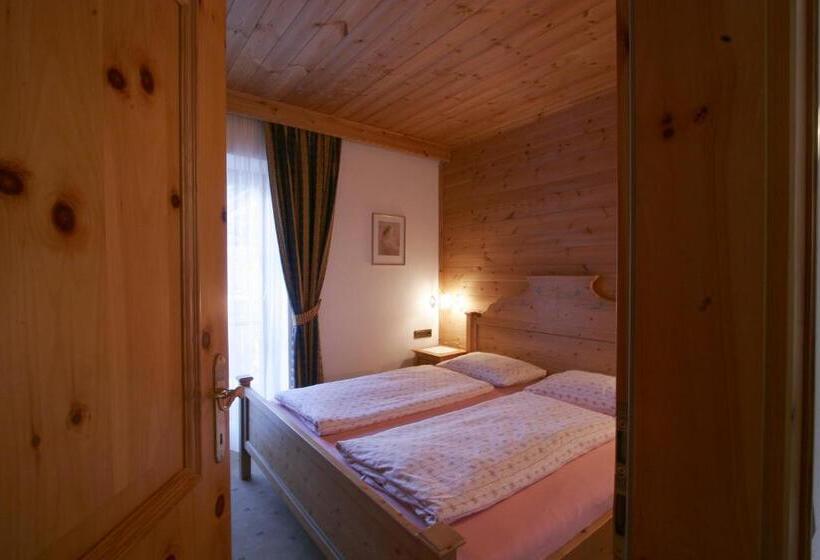 דירת חדר, Lüch Da Pćëi