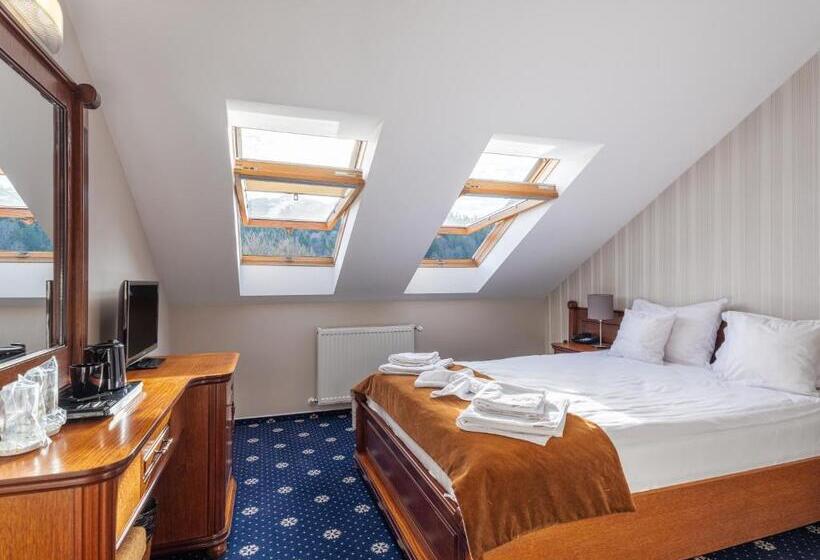 غرفة إقتصادية, Ski&sky