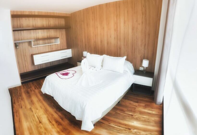 سوییت سوپریور, Urban Suites Apart