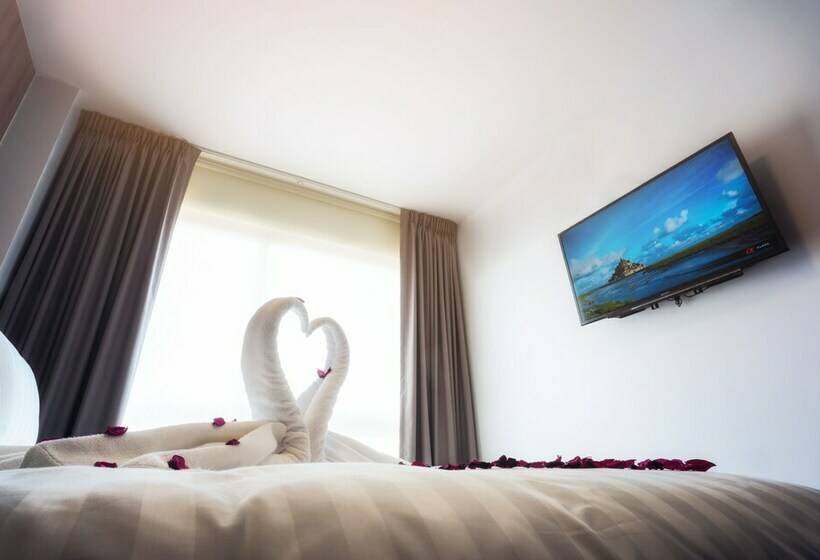 سوییت سوپریور, Urban Suites Apart