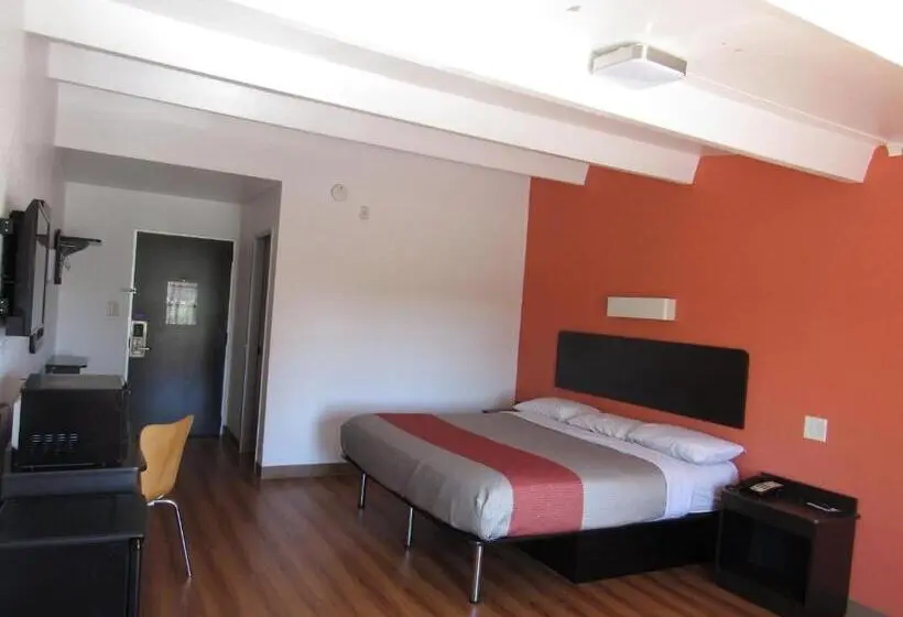 キングサイズベッドのスタンダードルーム, Motel 6 White, Ga   Cartersville