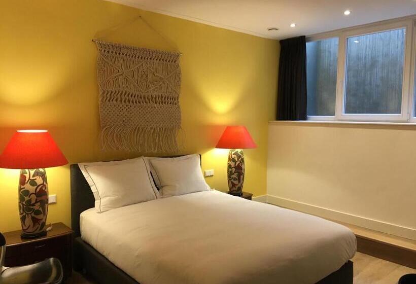 Quarto Deluxe, The Old Lady