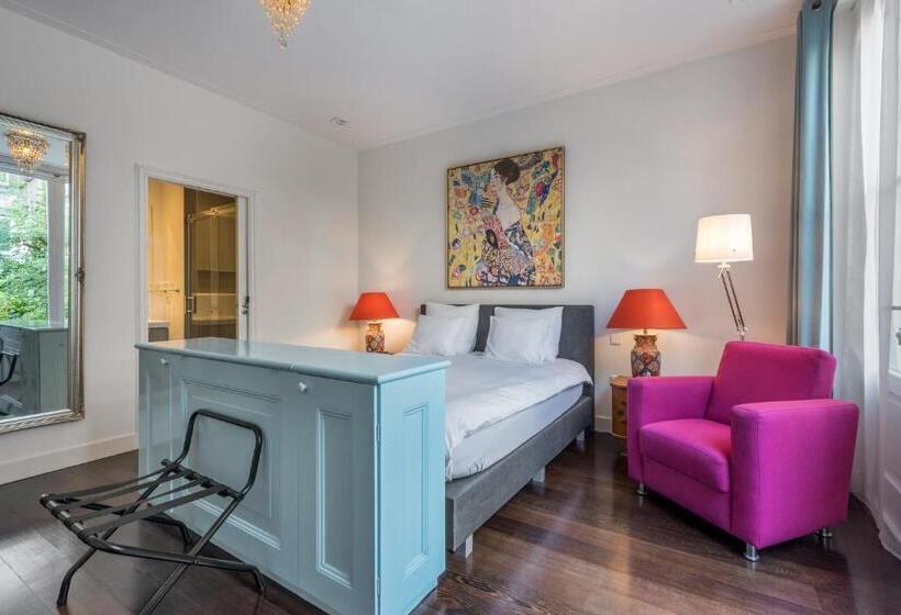 スタンダードルーム, The Old Lady