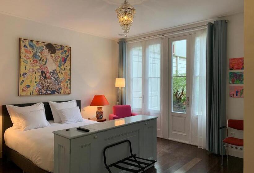 スタンダードルーム, The Old Lady