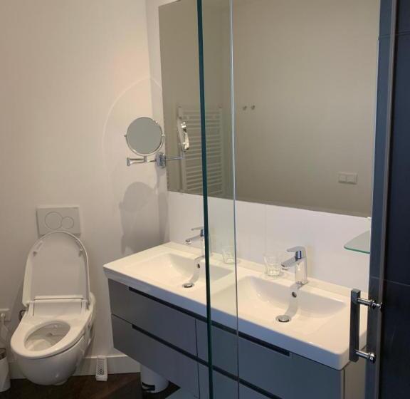 スタンダードルーム, The Old Lady