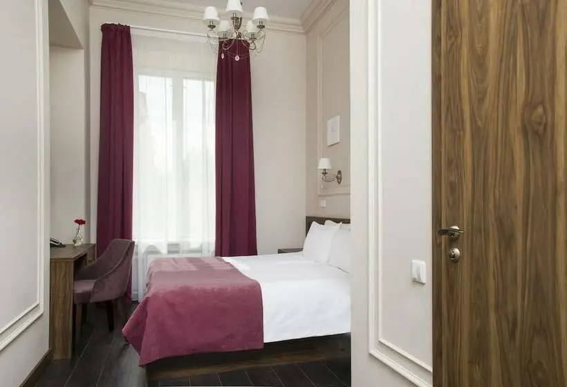 Standard Room, Grand Hotel Tchaikovsky
