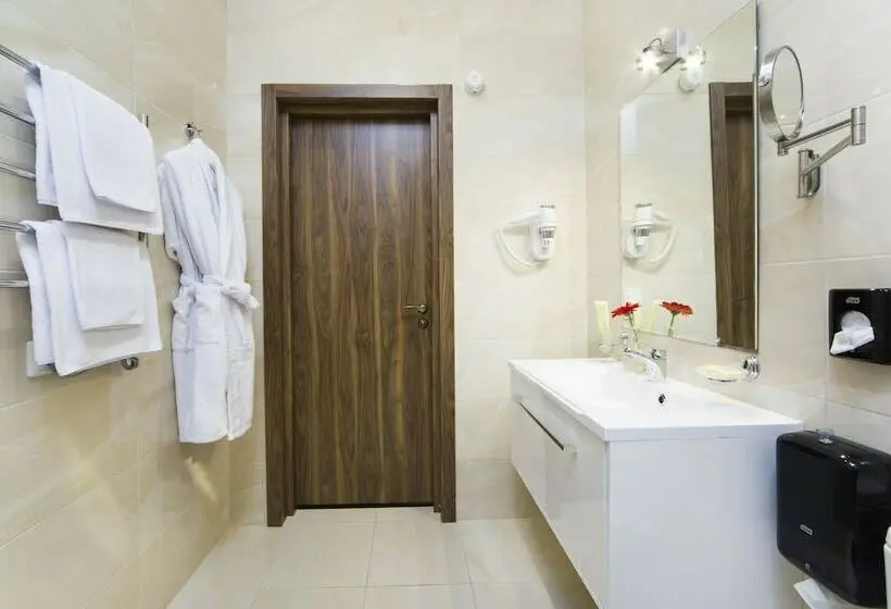 Standard Room, Grand Hotel Tchaikovsky