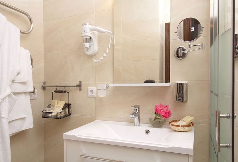 غرفة كومفورت, Grand Hotel Tchaikovsky