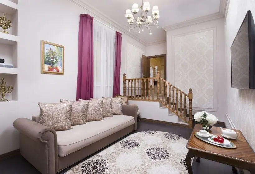 Family Room, Grand Hotel Tchaikovsky