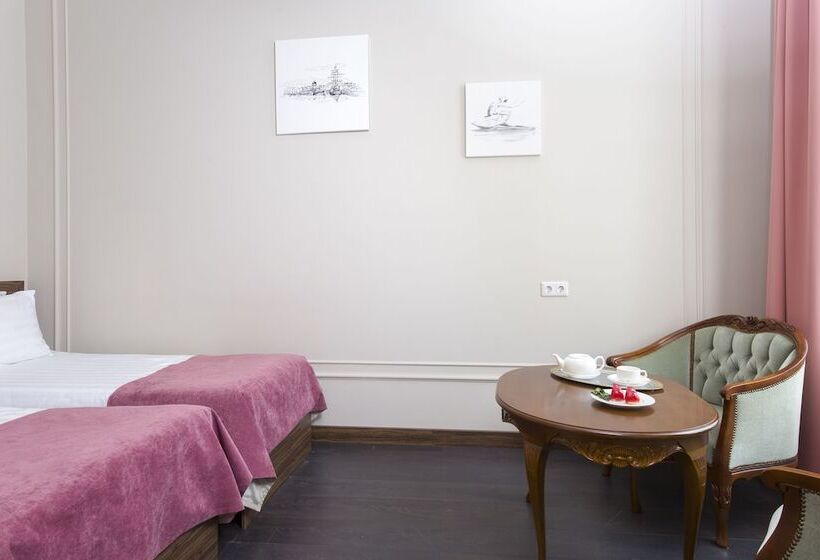 غرفة عائلية, Grand Hotel Tchaikovsky