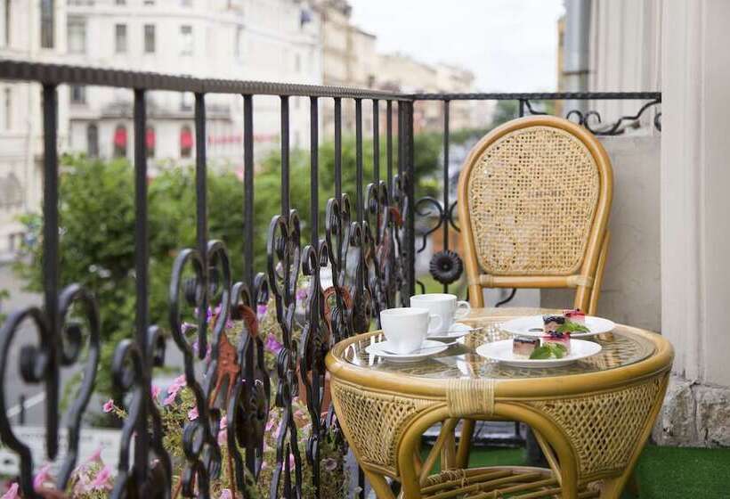 جناح, Grand Hotel Tchaikovsky