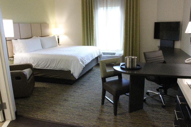 Люкс Кровать Кинг, Candlewood Suites Valdosta Mall, An Ihg