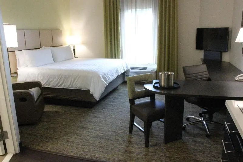 キングサイズベッドのスイートルーム, Candlewood Suites Valdosta Mall, An Ihg