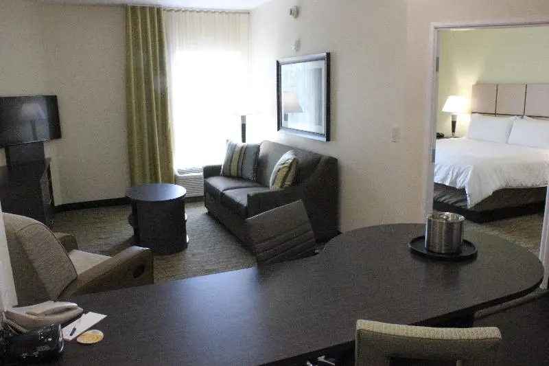 キングサイズベッドのスイートルーム, Candlewood Suites Valdosta Mall, An Ihg
