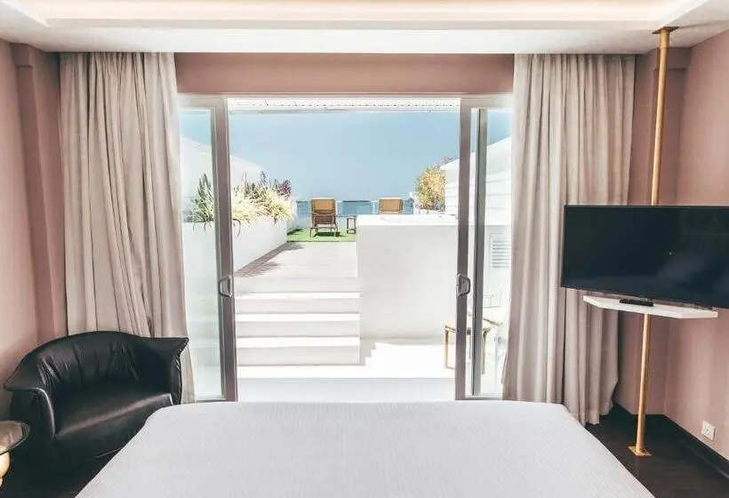 اتاق پرمیوم با چشم‌انداز دریا, Dash Resort Langkawi
