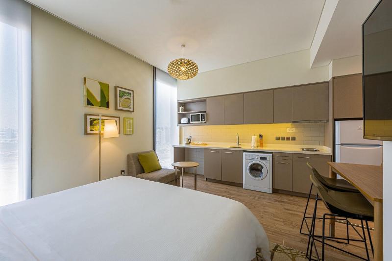 带大床的标准工作室, Element Me'aisam, Dubai