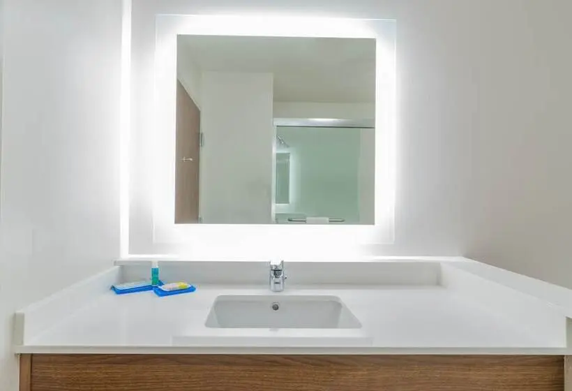 2ダブルベッドのスタンダードルーム, Holiday Inn Express & Suites Lake Havasu London Bridge, An Ihg