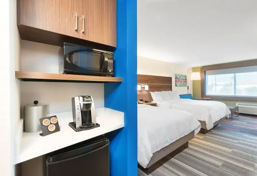 スイート, Holiday Inn Express & Suites Lake Havasu London Bridge, An Ihg