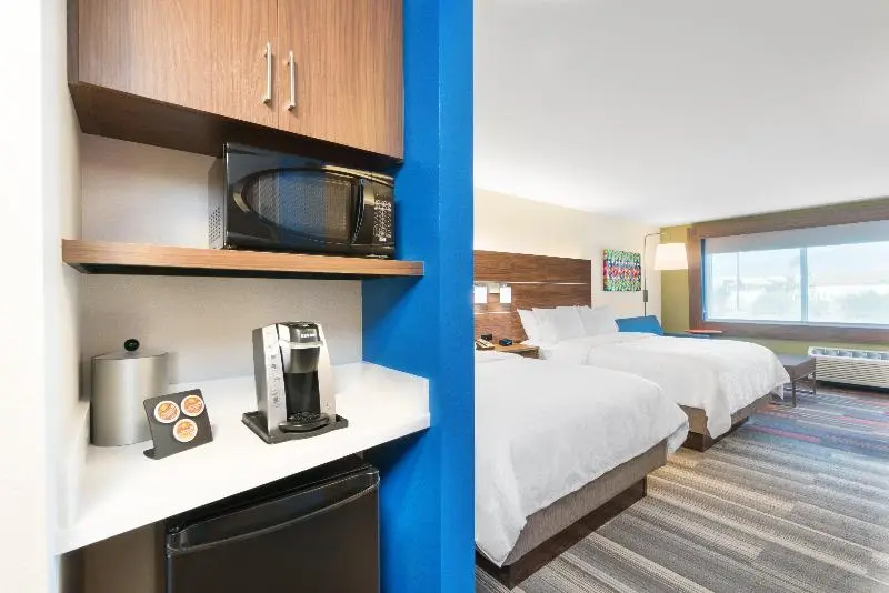 スイート, Holiday Inn Express & Suites Lake Havasu London Bridge, An Ihg