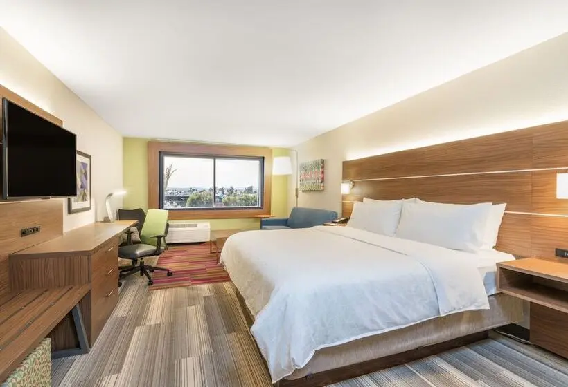 スイート, Holiday Inn Express & Suites Lake Havasu London Bridge, An Ihg