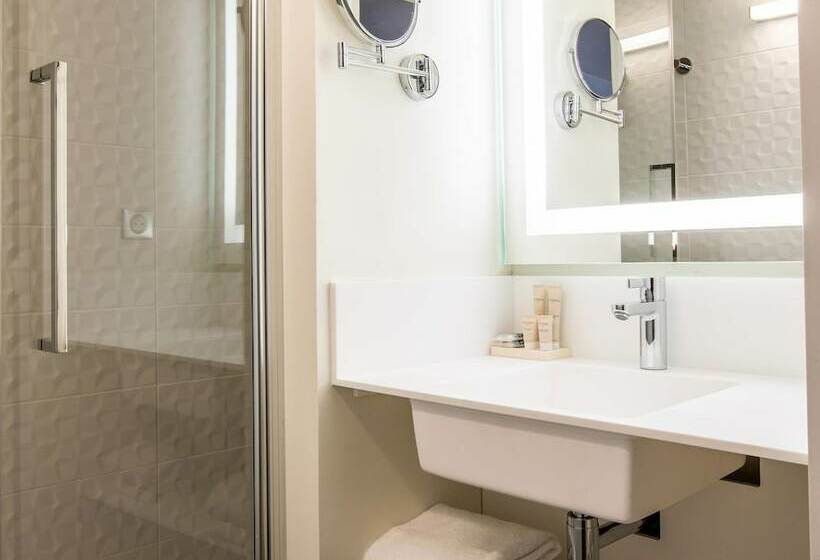 Номер Престиж, Hôtel Mercure Paris Gennevilliers