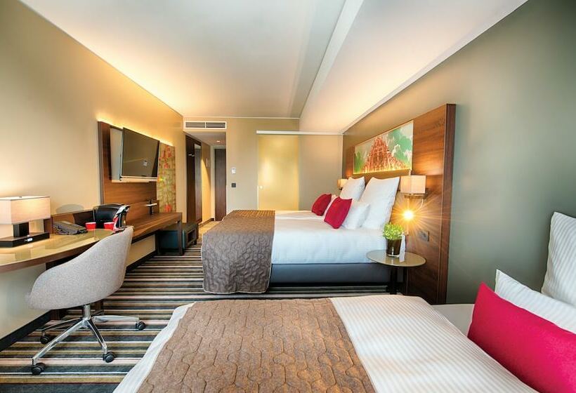 غرفة ديلوكس ثلاثية, Leonardo Royal Hotel Ulm