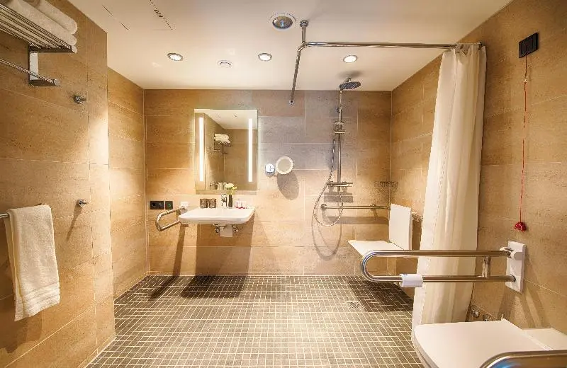 デラックストリプルルーム, Leonardo Royal Hotel Ulm