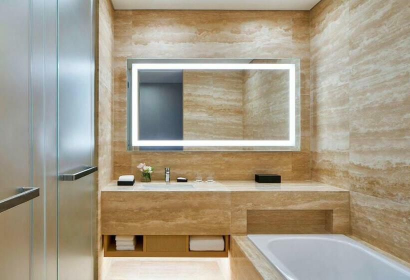 キングサイズベッドのスタンダードルーム, Marriott Jeju Shinhwa World