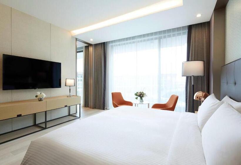 Люкс Deluxe Кровать Кинг, Marriott Jeju Shinhwa World
