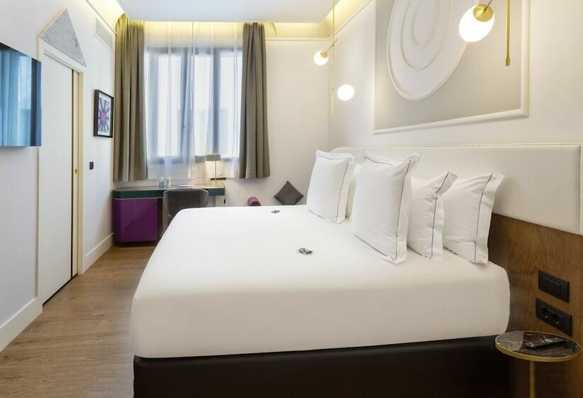 اتاق استاندارد, One Shot Fortuny 07