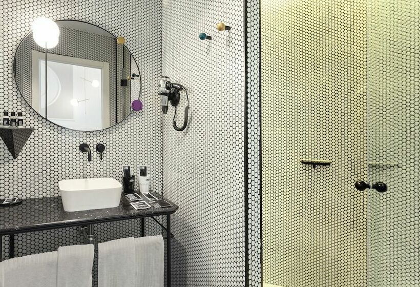 اتاق استاندارد, One Shot Fortuny 07