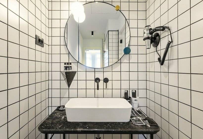 اتاق استاندارد, One Shot Fortuny 07