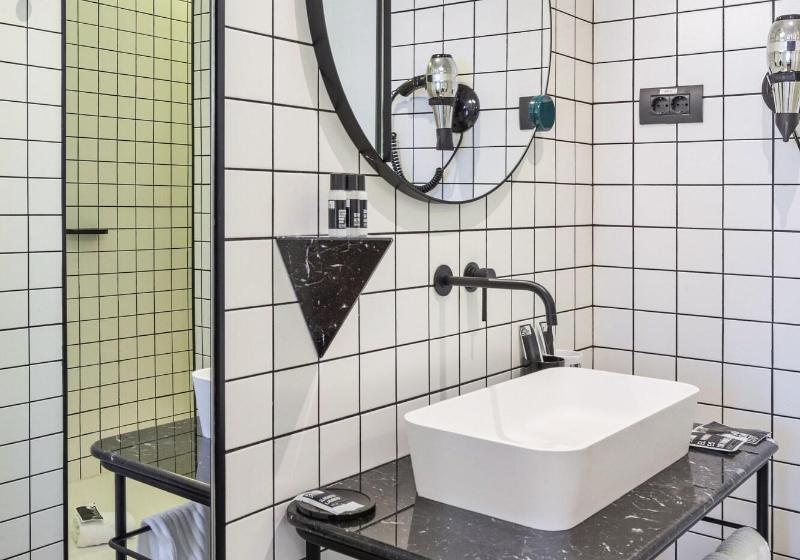 اتاق اجرایی, One Shot Fortuny 07