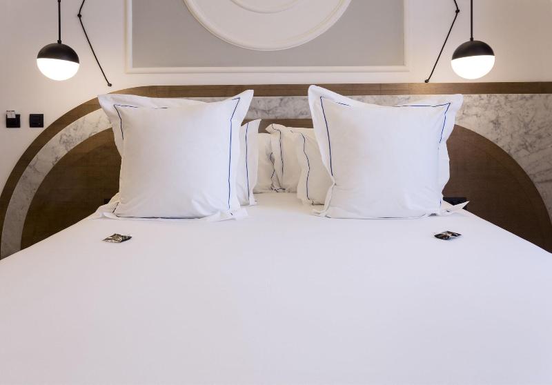 اتاق اجرایی, One Shot Fortuny 07