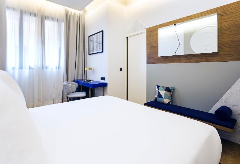 اتاق استاندارد یک نفره, One Shot Fortuny 07