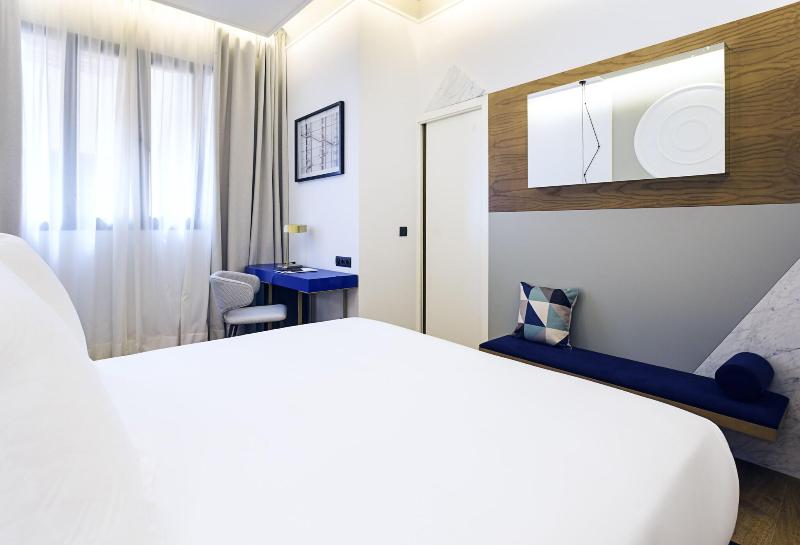 اتاق استاندارد, One Shot Fortuny 07