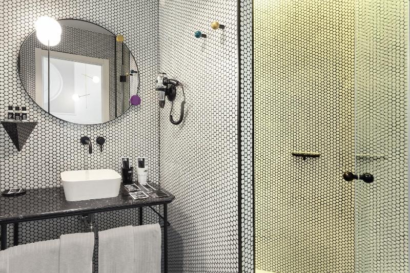 اتاق استاندارد, One Shot Fortuny 07