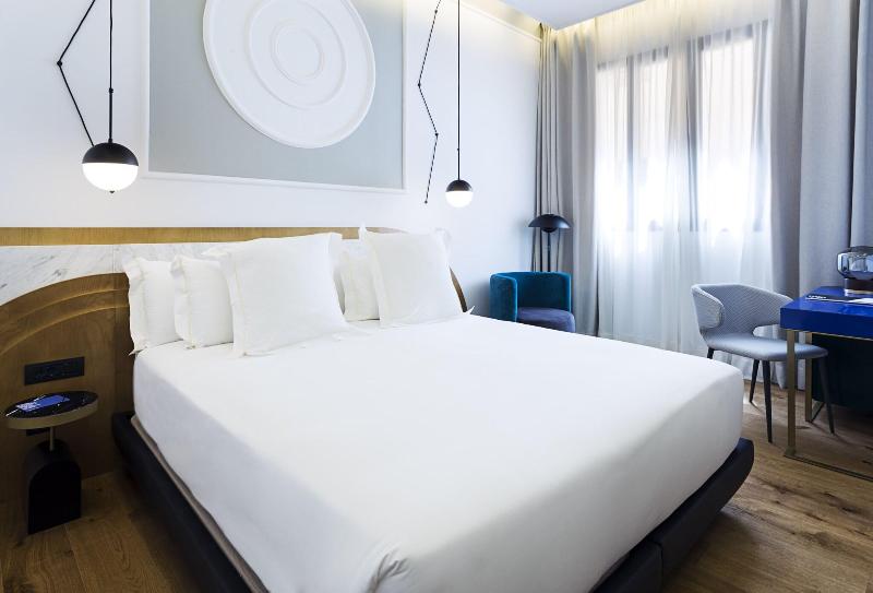 اتاق استاندارد, One Shot Fortuny 07