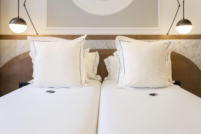 اتاق استاندارد, One Shot Fortuny 07