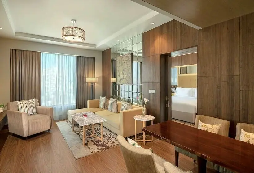 スイート, Radisson Blu Pune Hinjawadi