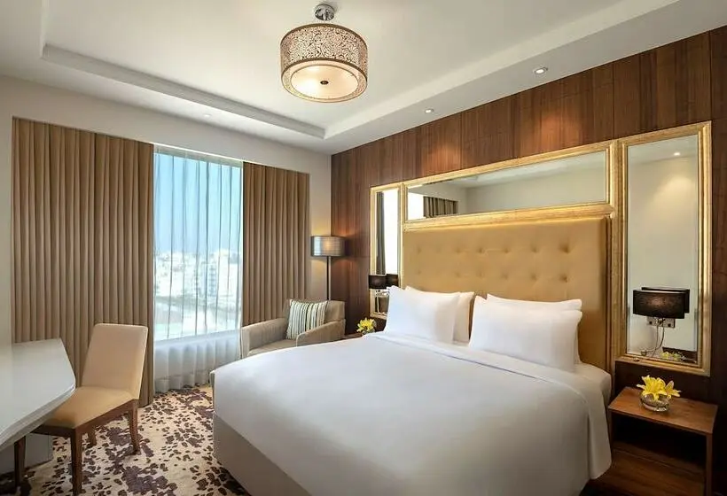 スイート, Radisson Blu Pune Hinjawadi