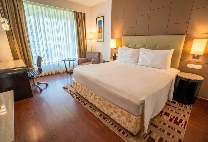 Номер Superior, Radisson Blu Pune Hinjawadi