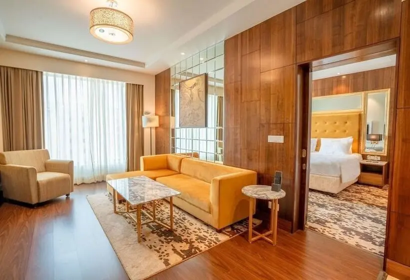 スイート, Radisson Blu Pune Hinjawadi