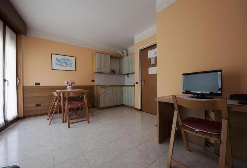 ファミリールーム, St. Antony